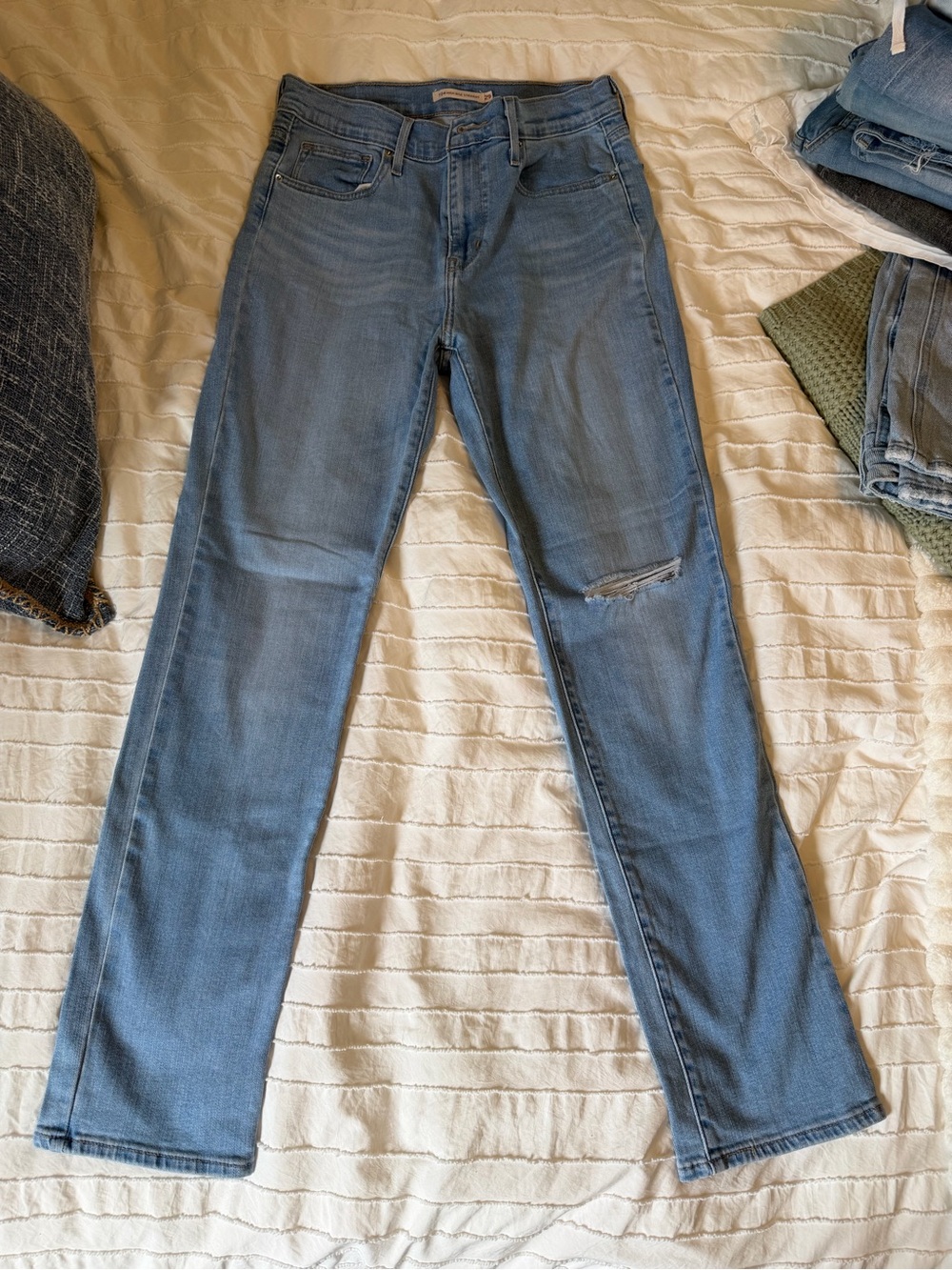 Levi's Light Wash Straight-Leg Women's Jeans